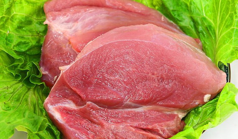 鲜肉是最传统的猪肉类型,就是生猪宰杀后,不经过冷却加工,直接上市